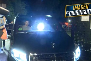六台直击：C罗司机远光灯直射镜头！C罗深夜抵马德里，瞬间闪瞎